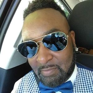 Meet your Posher, Howard